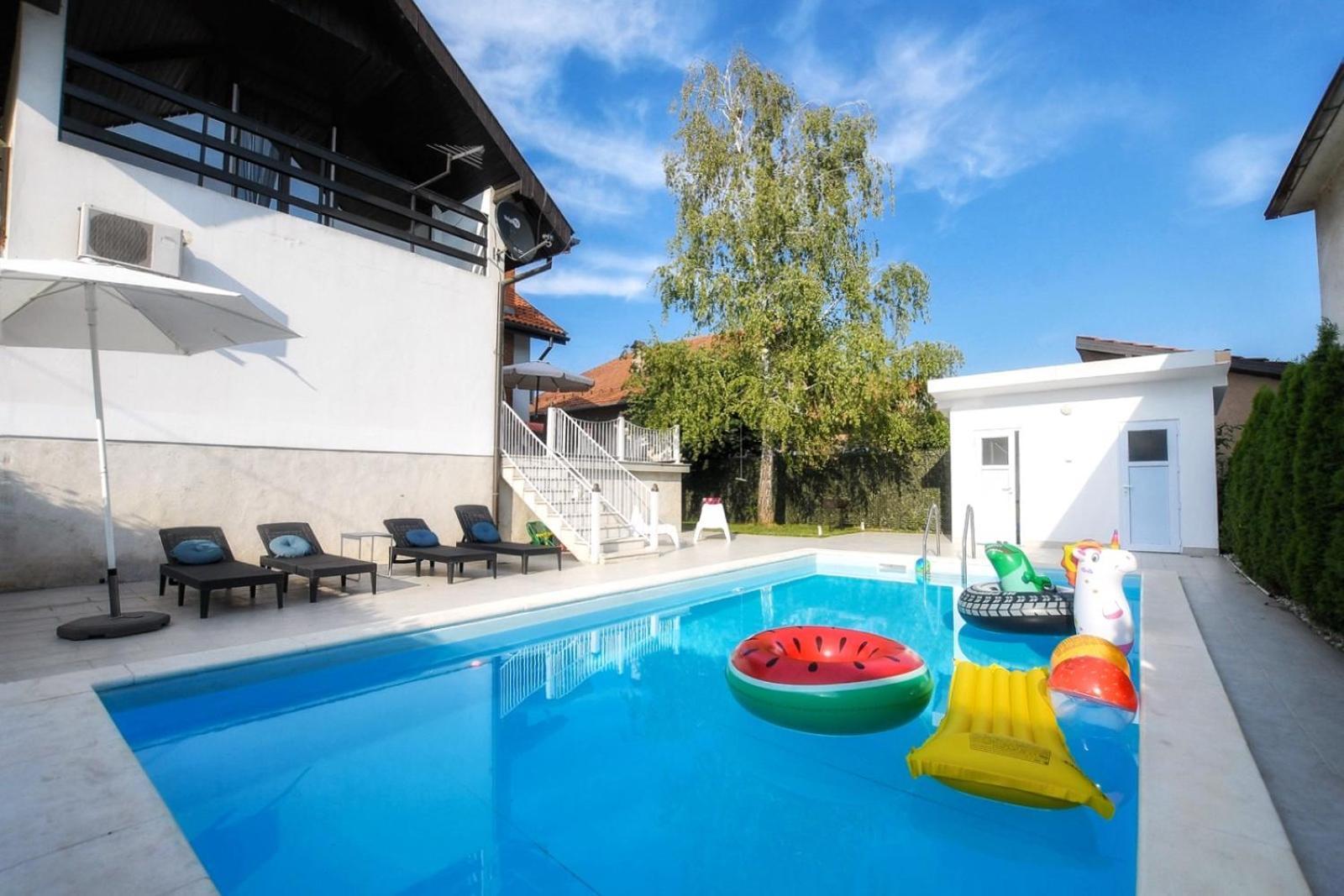 Villa Mina Kladovo, 5-Bedroom Villa With Pool For Up To 12 People Dış mekan fotoğraf