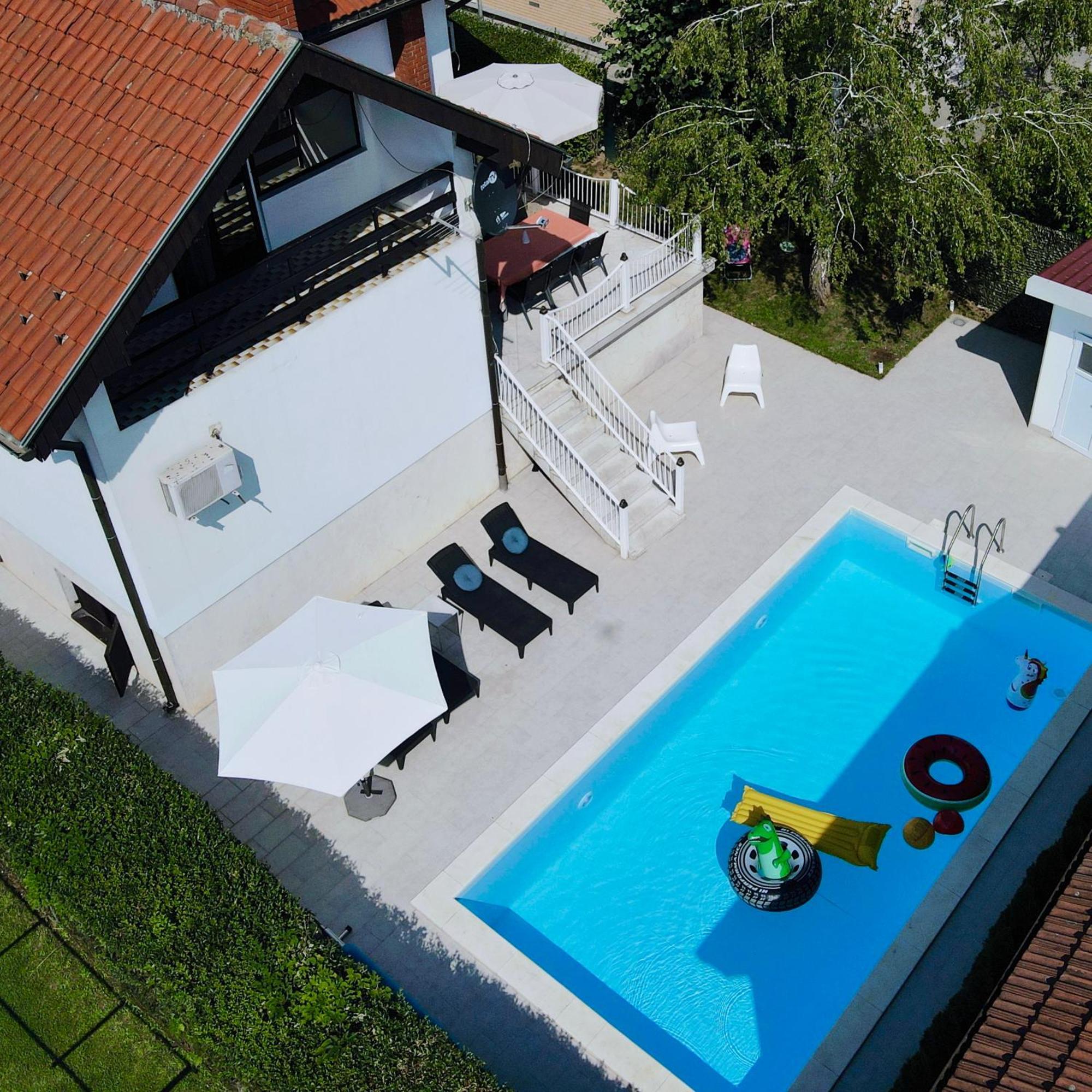 Villa Mina Kladovo, 5-Bedroom Villa With Pool For Up To 12 People Dış mekan fotoğraf